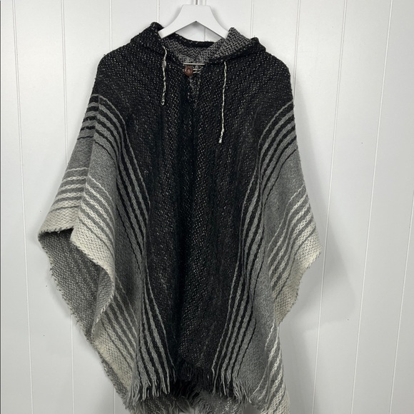 No Brand Tag Jackets & Blazers - Poncho Womens Black Gray Pullover Fringe Hem Open Sides 1 Button Close Hoodie